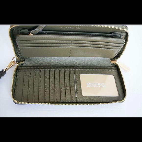 Michael Kors Jet Set Travel Continental - Picture 5 of 8